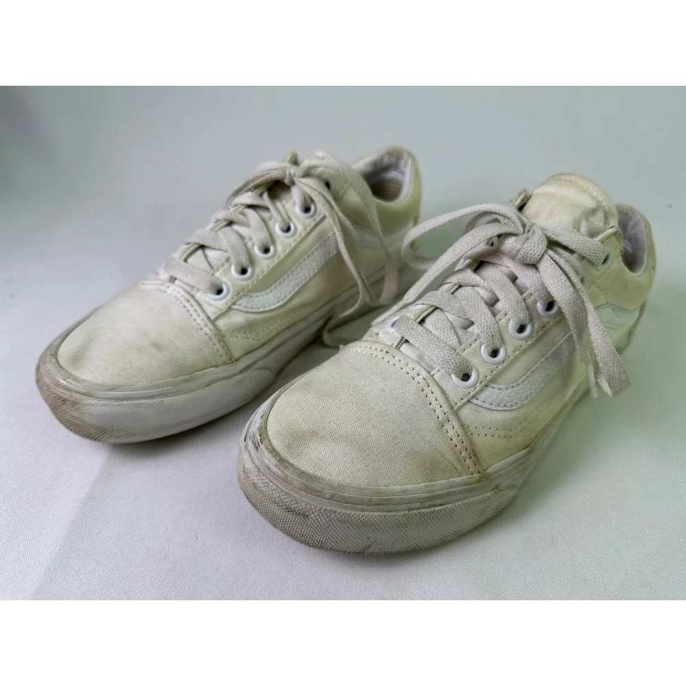 Vans Old Skool True White Canvas Skate Shoes Women's Size 6 Men Size 4.5 Low Top